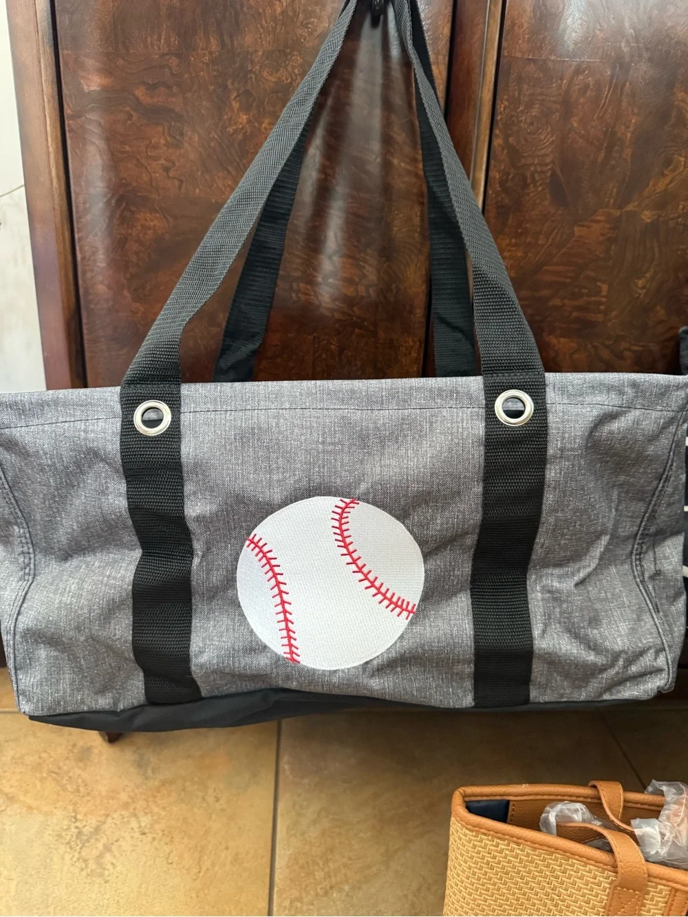 Baseball Fans, Thirty-One set Utility totes, Ben’s wallet and bag (display only)